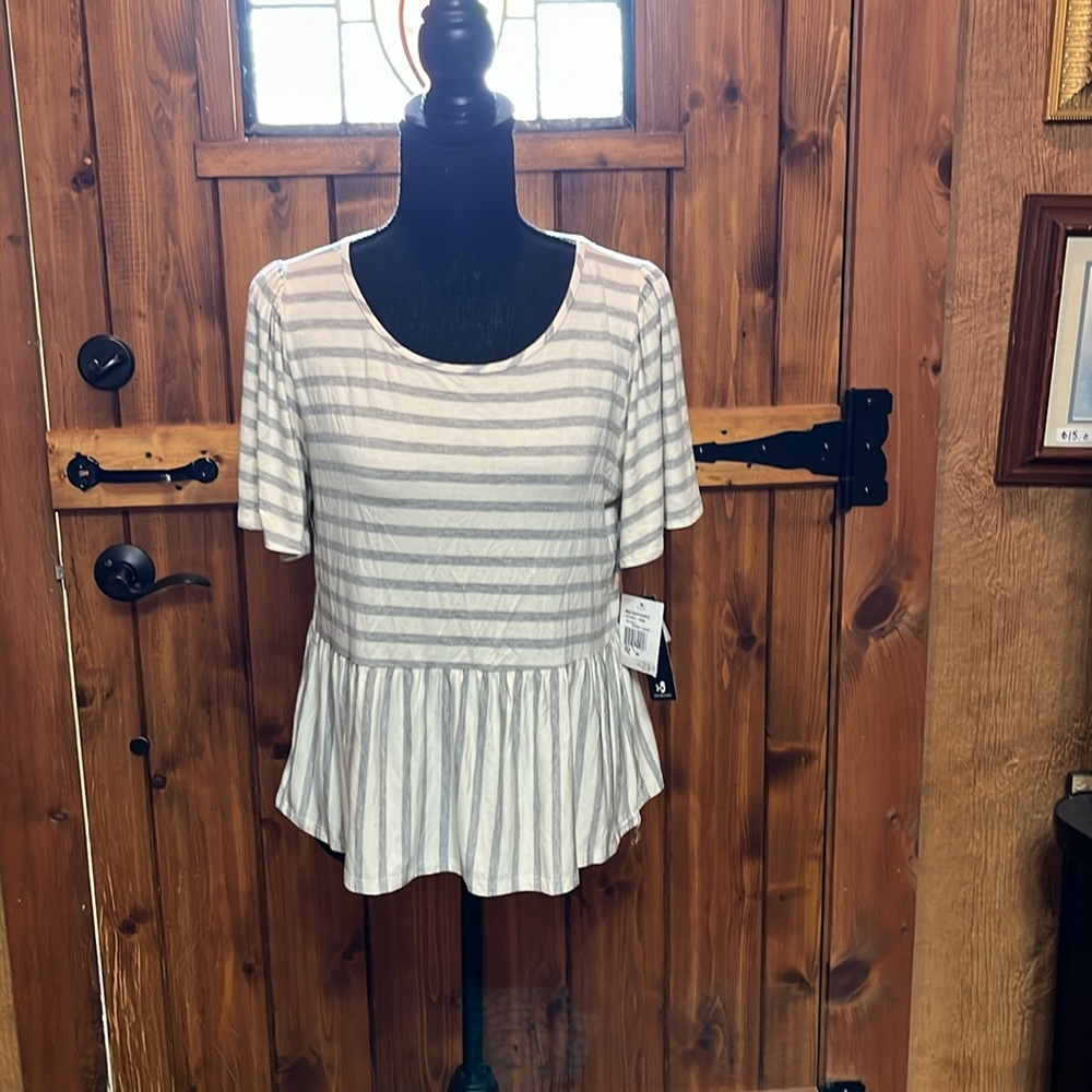 Ing collection Medium Size Newport, Casual Gray and Ivory size top NWT